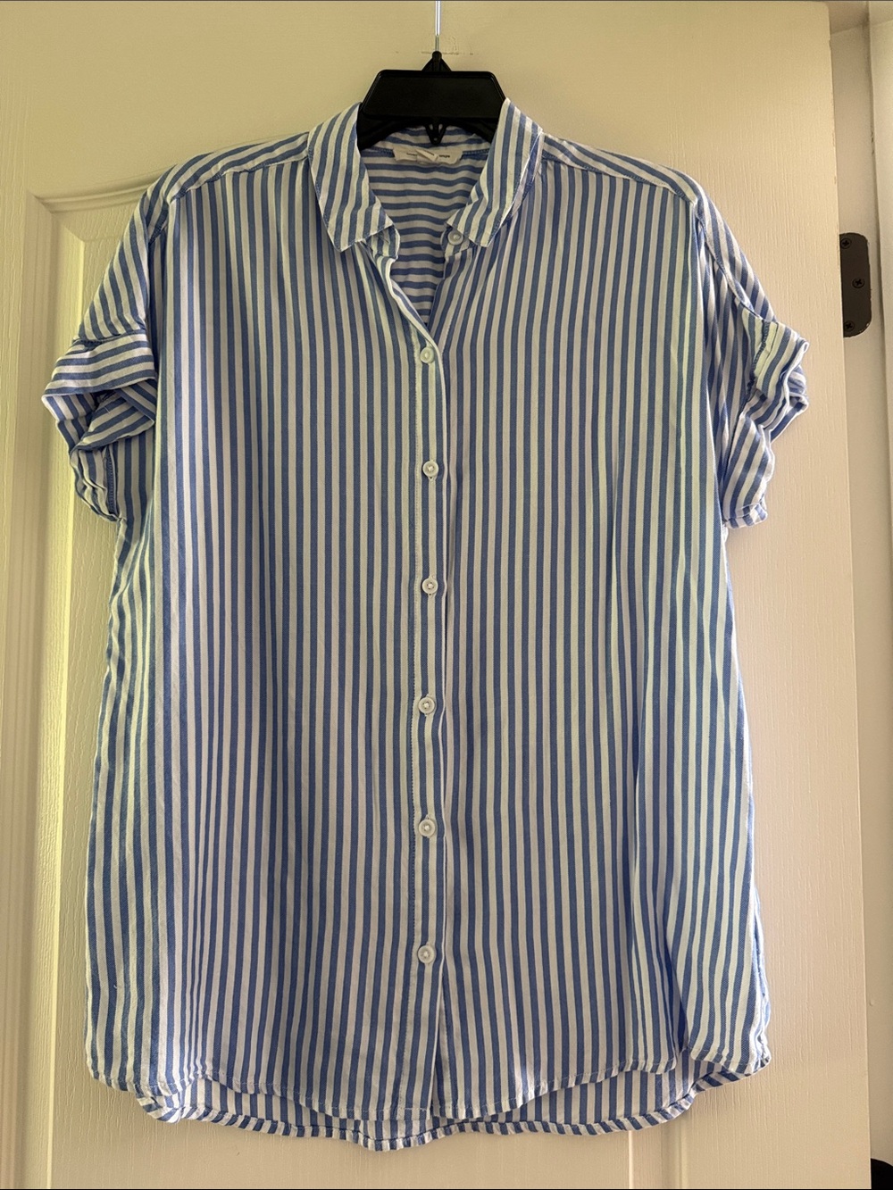 beachlunchlounge Blue and White Striped Short-Sleeve Button-Down Shirt